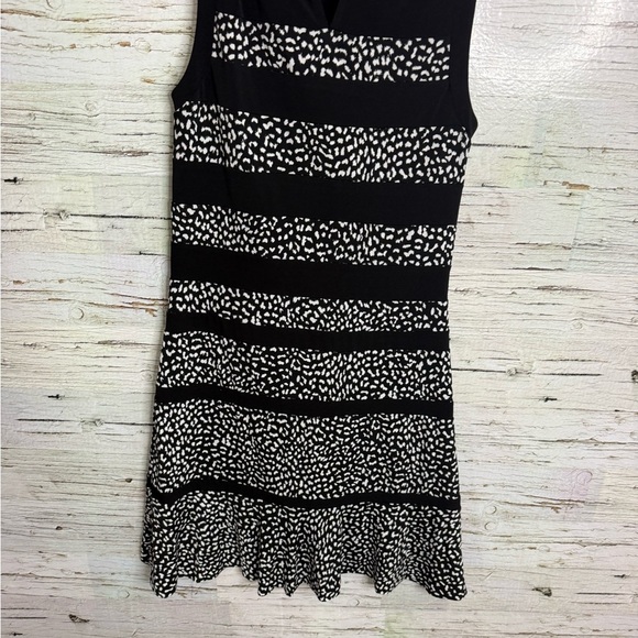Michael Kors Black and White Sleeveless Dress ruffle size xs - Picture 8 of 8